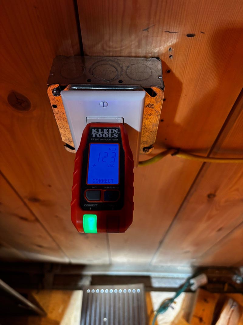 Electrical outlet voltage test- Melby Electric