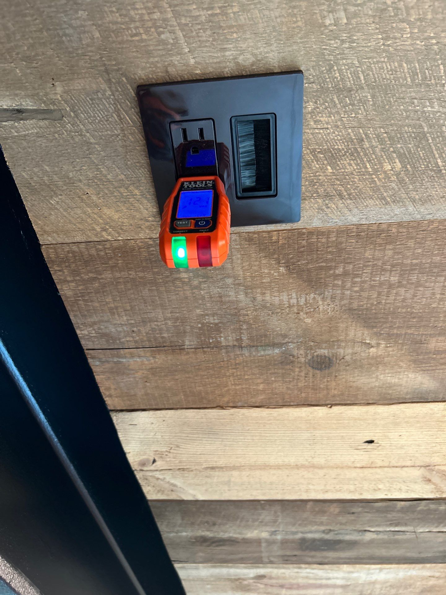 Safety Outlet replacement with Melby Electric in Snohomish Count Washington